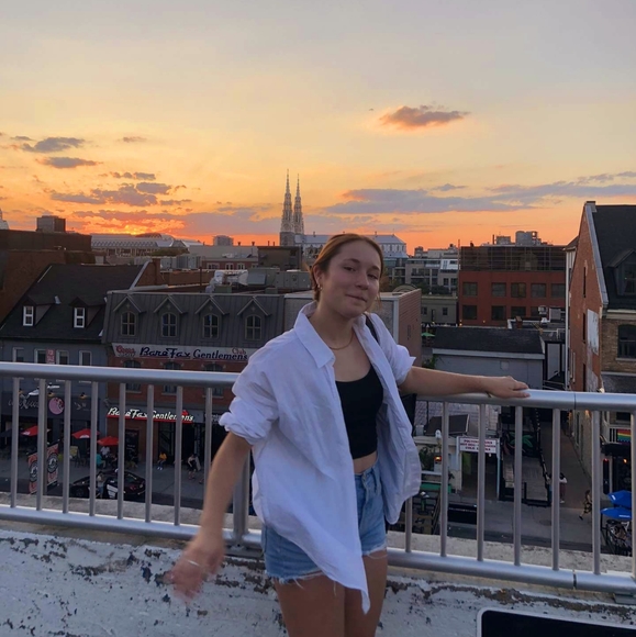 Meet your Posher, Laurie - Picture 1 of 1